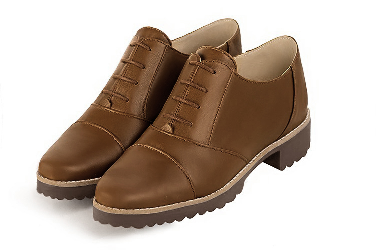 Caramel brown women's casual lace-up shoes. Round toe. Flat rubber soles. Front view - Florence KOOIJMAN